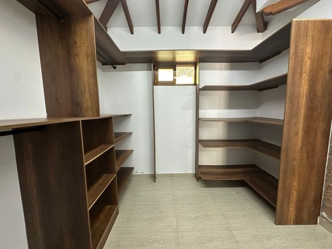 Casa de 3 alcobas en arriendo en Las Antillas, Envigado, 320 m² · foto 13 de 24