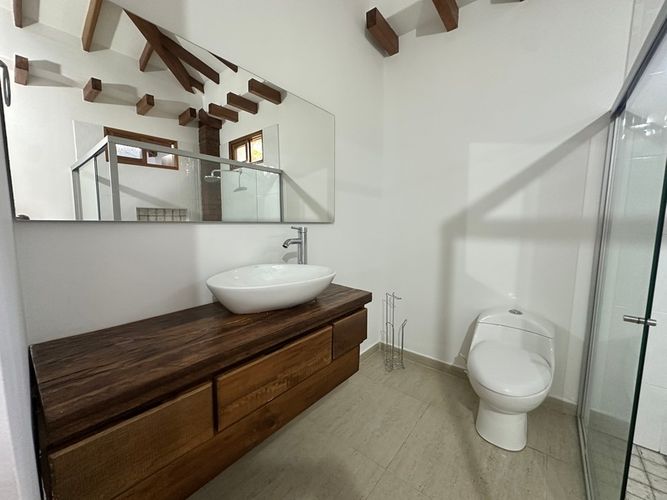 Casa de 3 alcobas en arriendo en Las Antillas, Envigado, 320 m² · foto 18 de 24