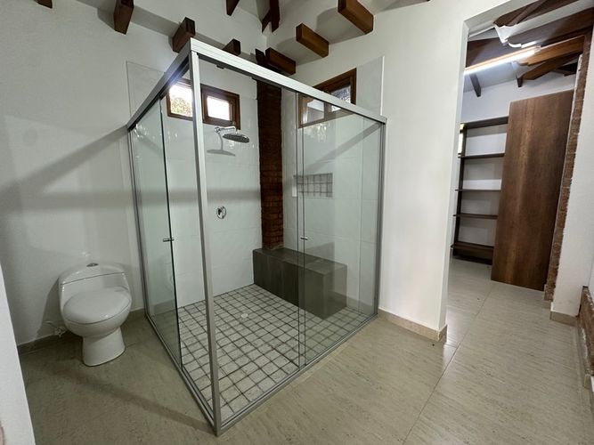 Casa de 3 alcobas en arriendo en Las Antillas, Envigado, 320 m² · foto 19 de 24