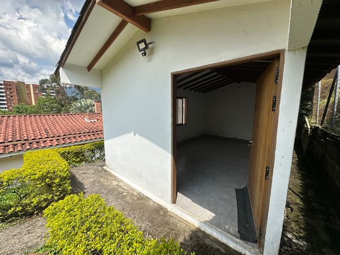 Casa de 3 alcobas en arriendo en Las Antillas, Envigado, 320 m² · foto 21 de 24
