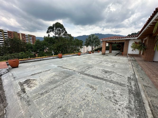 Casa de 3 alcobas en arriendo en Las Antillas, Envigado, 320 m² · foto 22 de 24
