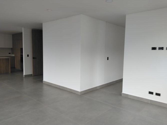 Apartamento de 3 alcobas en venta en El Poblado, Medellín, 192 m² · foto 9 de 19