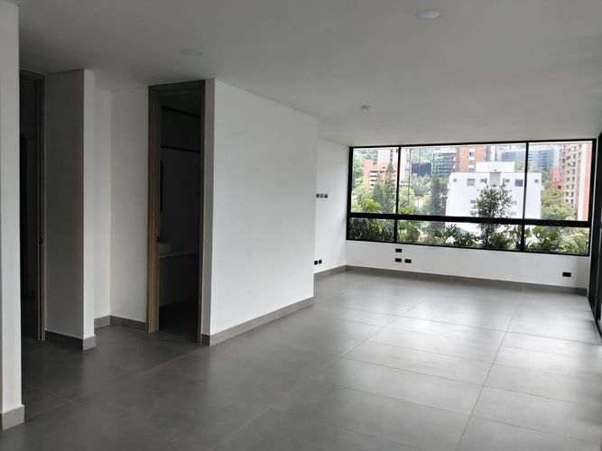 Apartamento de 3 alcobas en venta en El Poblado, Medellín, 192 m² · foto 2 de 19