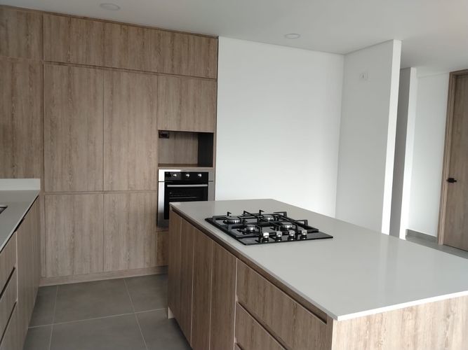 Apartamento de 3 alcobas en venta en El Poblado, Medellín, 192 m² · foto 7 de 19