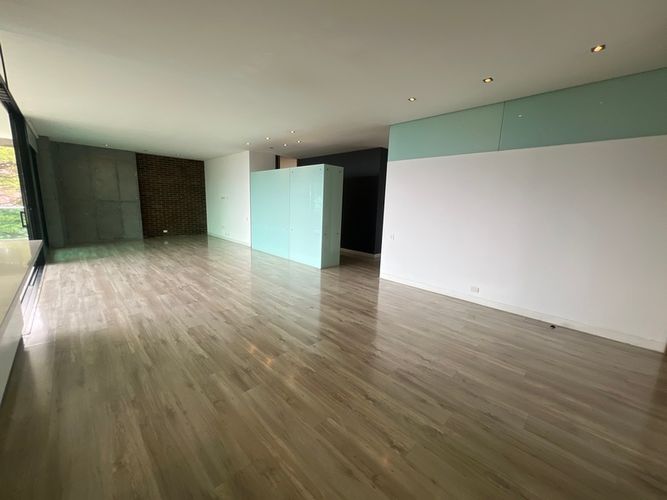 Apartamento de 3 alcobas en arriendo en Los Balsos, Medellín, 195 m² · foto 2 de 19