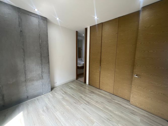Apartamento de 3 alcobas en arriendo en Los Balsos, Medellín, 195 m² · foto 7 de 19