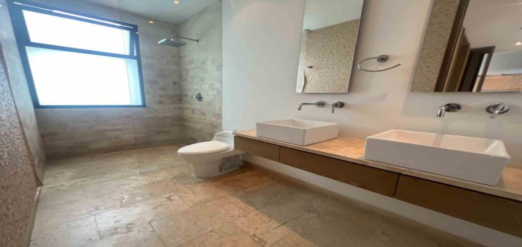 Apartamento de 3 alcobas en arriendo en Los Balsos, Medellín, 195 m² · foto 16 de 19