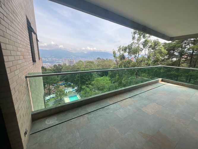 Apartamento de 3 alcobas en arriendo en Los Balsos, Medellín, 195 m² · foto 17 de 19