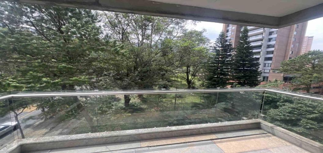 Apartamento de 3 alcobas en arriendo en Los Balsos, Medellín, 195 m² · foto 18 de 19