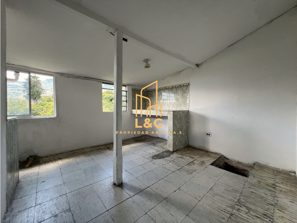Casa en venta en San javier, Medellín 2