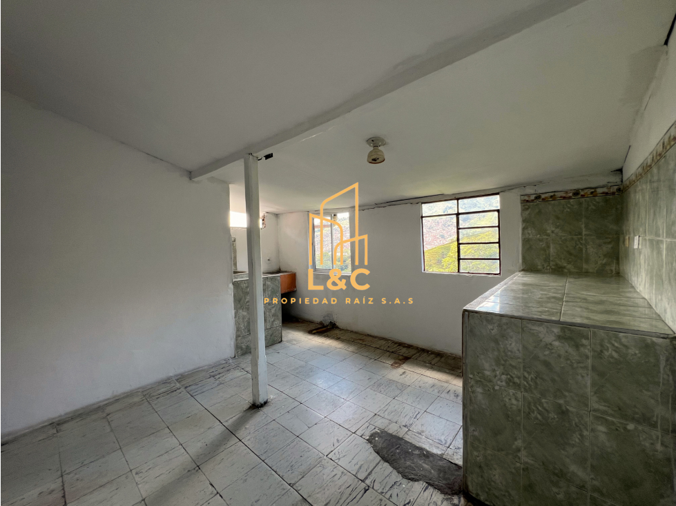Casa en venta en San javier, Medellín 3