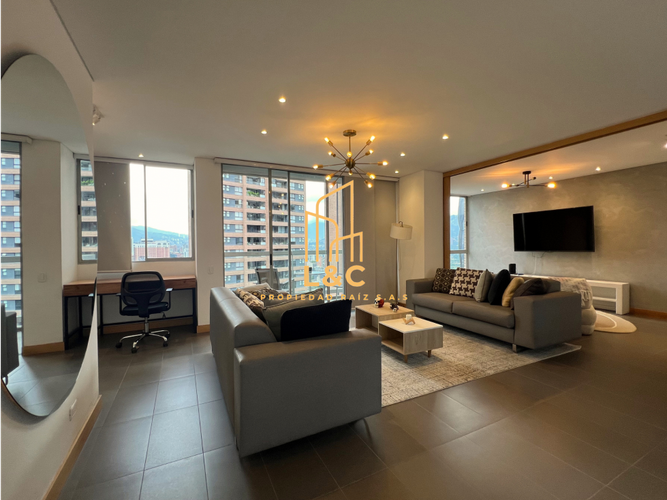 Apartamento de 2 alcobas en arriendo en Lalinde, Medellín, 121 m² · foto 3 de 16