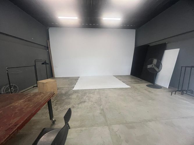 Local en arriendo en El Poblado, Medellín, 720 m² · foto 2 de 13