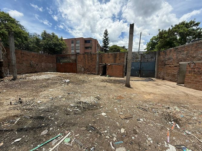 Bodega en arriendo en Naranjal, Medellín, 550 m² · foto 3 de 5