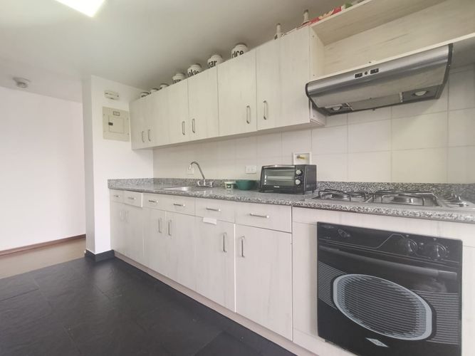 Apartamento de 2 alcobas en arriendo en El Poblado, Medellín, 105 m² · foto 5 de 17