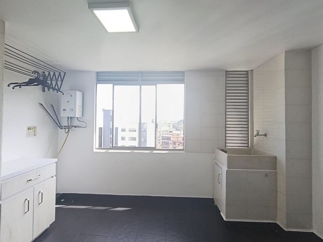 Apartamento de 2 alcobas en arriendo en El Poblado, Medellín, 105 m² · foto 6 de 17