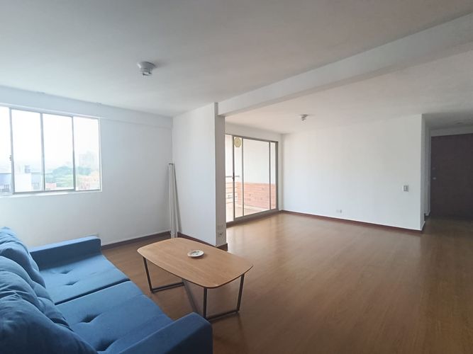 Apartamento de 2 alcobas en arriendo en El Poblado, Medellín, 105 m² · foto 9 de 17