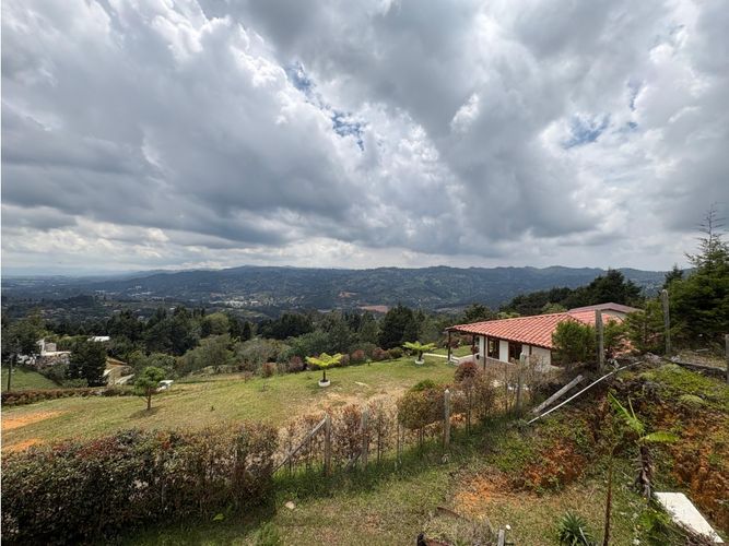 Finca en venta en Romeral, Guarne, 280 m² · foto 4 de 24