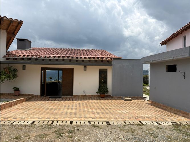 Finca en venta en Romeral, Guarne, 280 m² · foto 5 de 24