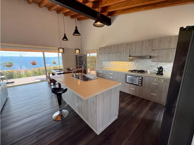 Finca en venta en Romeral, Guarne, 280 m² · foto 6 de 24
