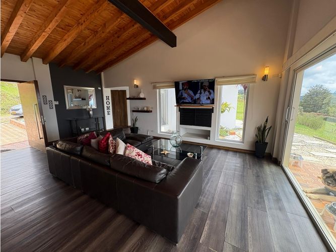 Finca en venta en Romeral, Guarne, 280 m² · foto 10 de 24