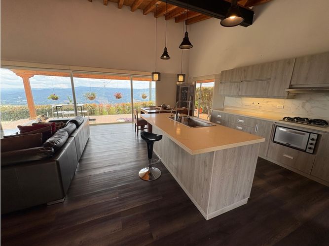 Finca en venta en Romeral, Guarne, 280 m² · foto 11 de 24