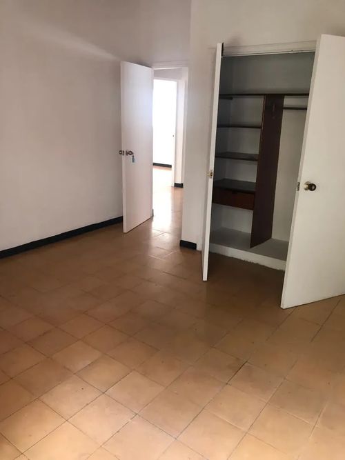 Casa de 6 alcobas en venta en Lorena, Medellín, 207 m² · foto 5 de 19