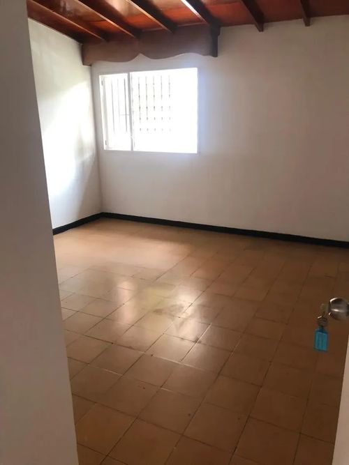 Casa de 6 alcobas en venta en Lorena, Medellín, 207 m² · foto 6 de 19