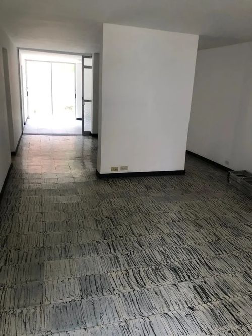 Casa de 6 alcobas en venta en Lorena, Medellín, 207 m² · foto 9 de 19