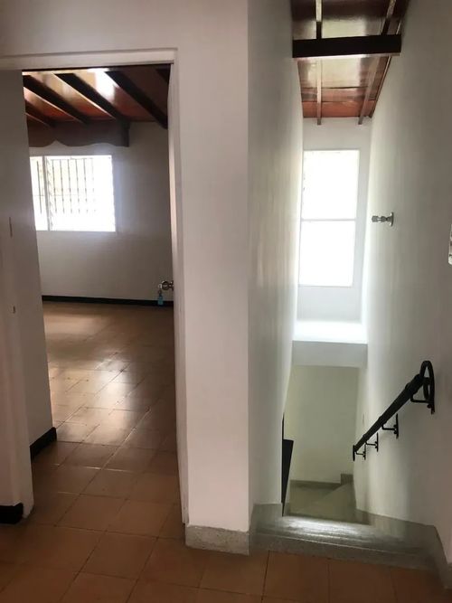 Casa de 6 alcobas en venta en Lorena, Medellín, 207 m² · foto 17 de 19