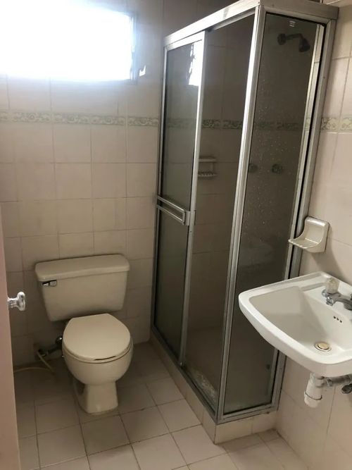 Casa de 6 alcobas en venta en Lorena, Medellín, 207 m² · foto 18 de 19