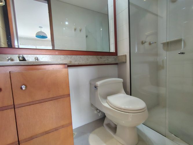 Apartamento de 3 alcobas en arriendo en El Poblado, Medellín, 173 m² · foto 15 de 18