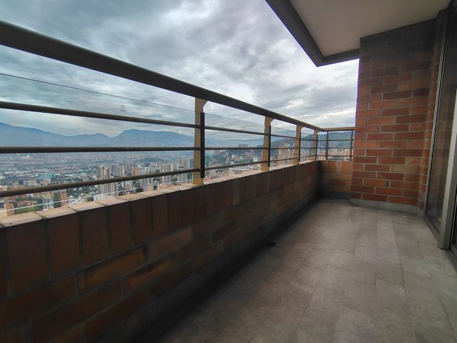 Apartamento de 3 alcobas en arriendo en El Poblado, Medellín, 173 m² · foto 18 de 18