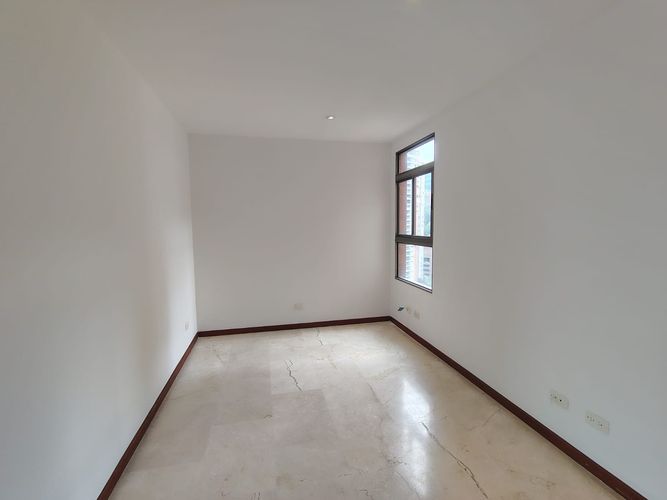 Apartamento de 3 alcobas en arriendo en El Poblado, Medellín, 173 m² · foto 9 de 18