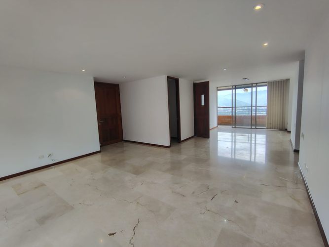 Apartamento de 3 alcobas en arriendo en El Poblado, Medellín, 173 m² · foto 2 de 18