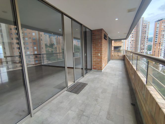 Apartamento de 3 alcobas en arriendo en El Poblado, Medellín, 173 m² · foto 17 de 18