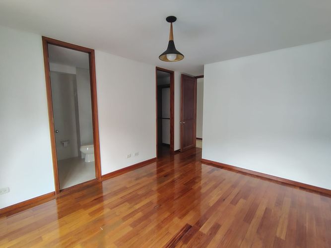 Apartamento de 3 alcobas en arriendo en El Poblado, Medellín, 173 m² · foto 10 de 18