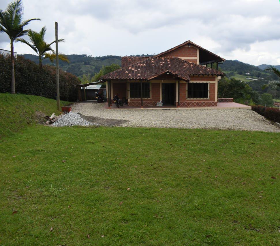 4BR House in Cabeceras de llanogrande (260 m²)