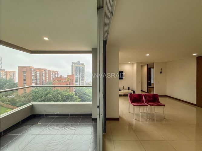 Apartamento de 3 alcobas en venta en Los Balsos, Medellín, 146 m² · foto 4 de 17