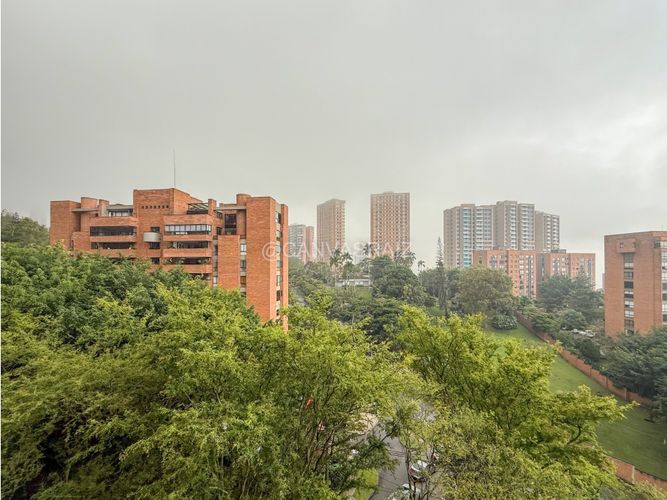 Apartamento de 3 alcobas en venta en Los Balsos, Medellín, 146 m² · foto 10 de 17