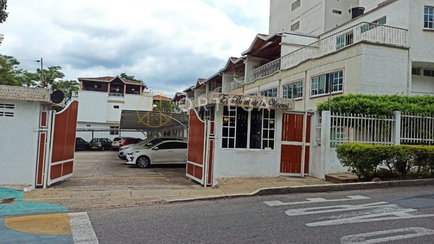 Casa de 4 alcobas en venta en Granjas De Provenza, Bucaramanga, 210 m² · foto 3 de 24