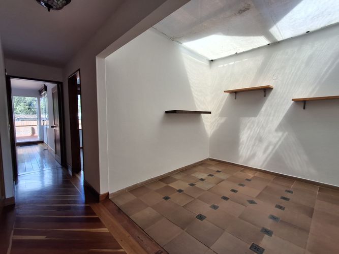 Casa de 4 alcobas en venta en Santa Ana Oriental, Bogotá, 228 m² · foto 8 de 17