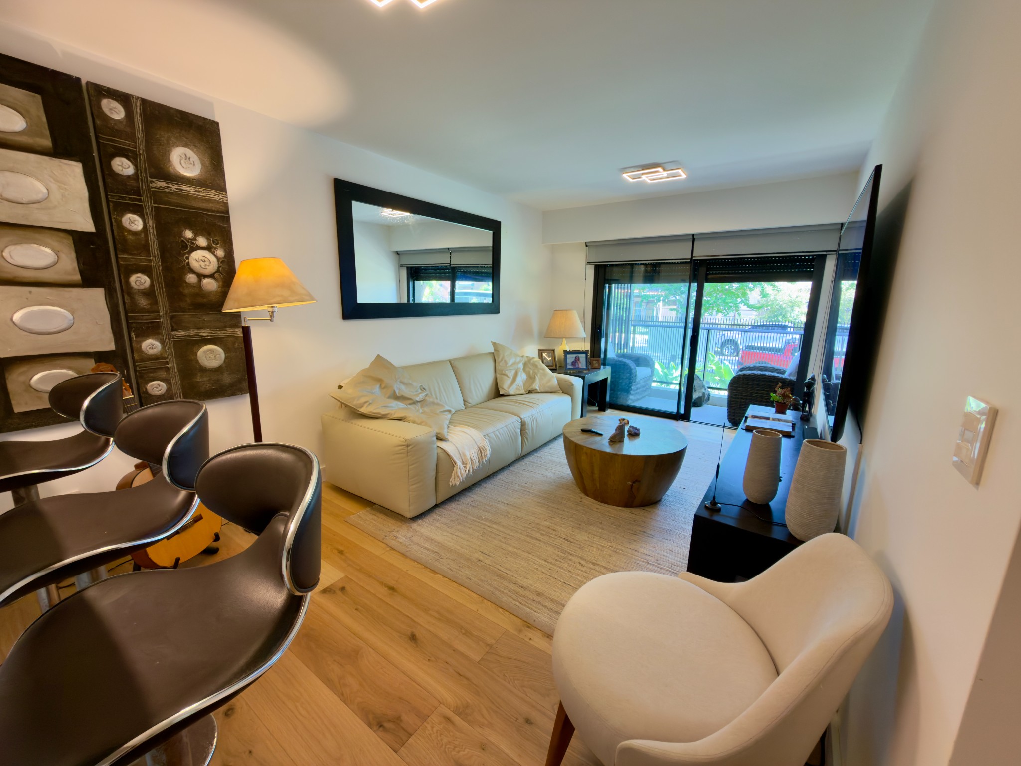 Alquiler Apartamento 1 dormitorio Moderno con Balcón y Garaje en Punta Gorda.