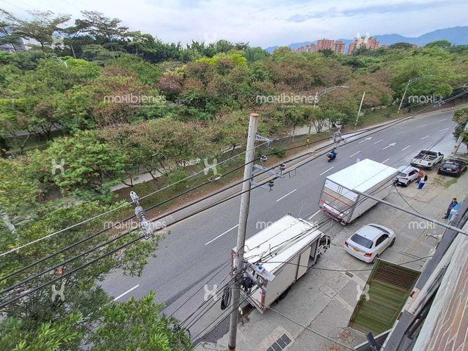 Local en arriendo en Laureles, Medellín, 150 m² · foto 3 de 10