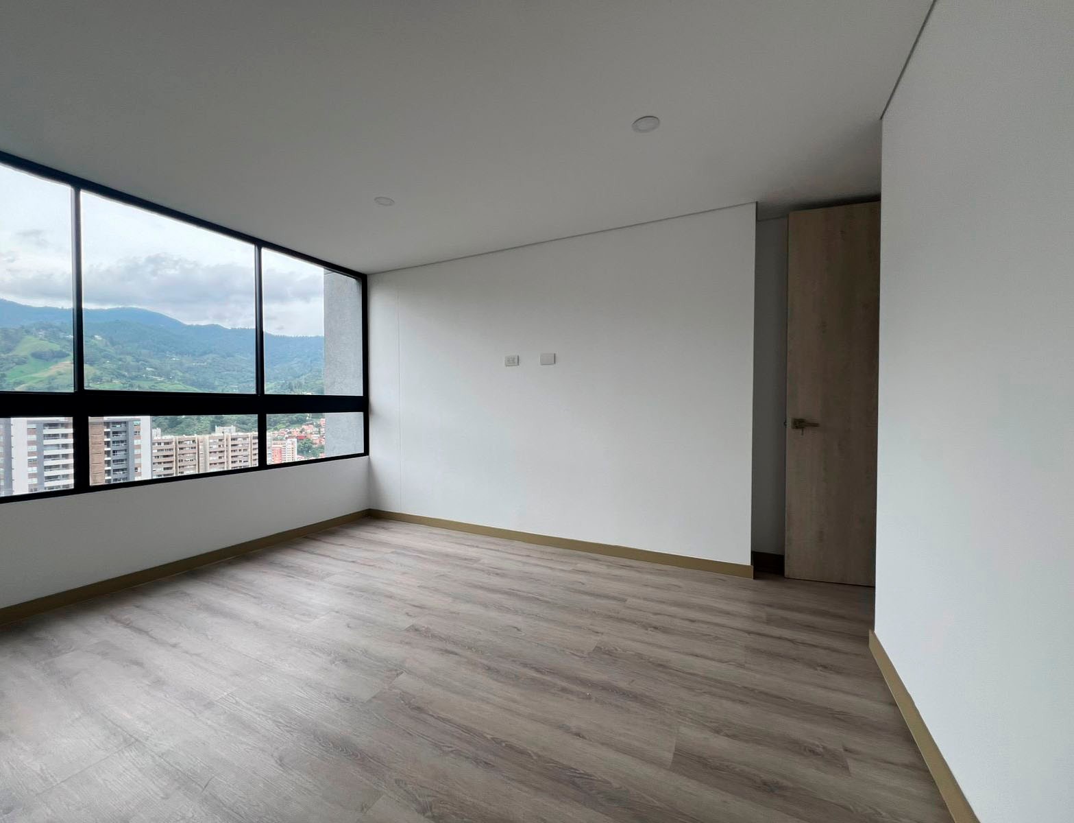 Apartamento en arriendo en La Pradera, Envigado · foto 2 de 19