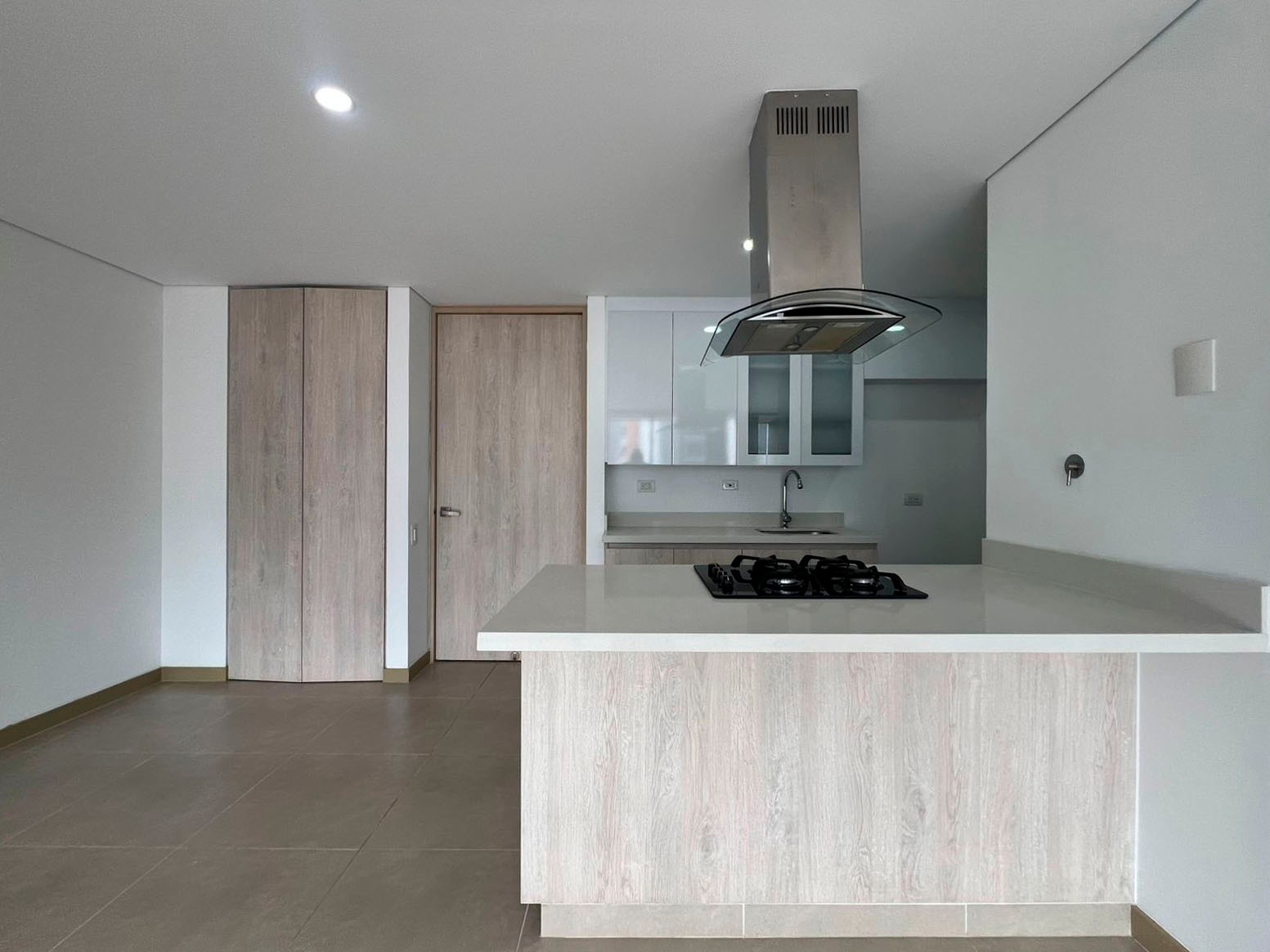 Apartamento en arriendo en La Pradera, Envigado · foto 4 de 19