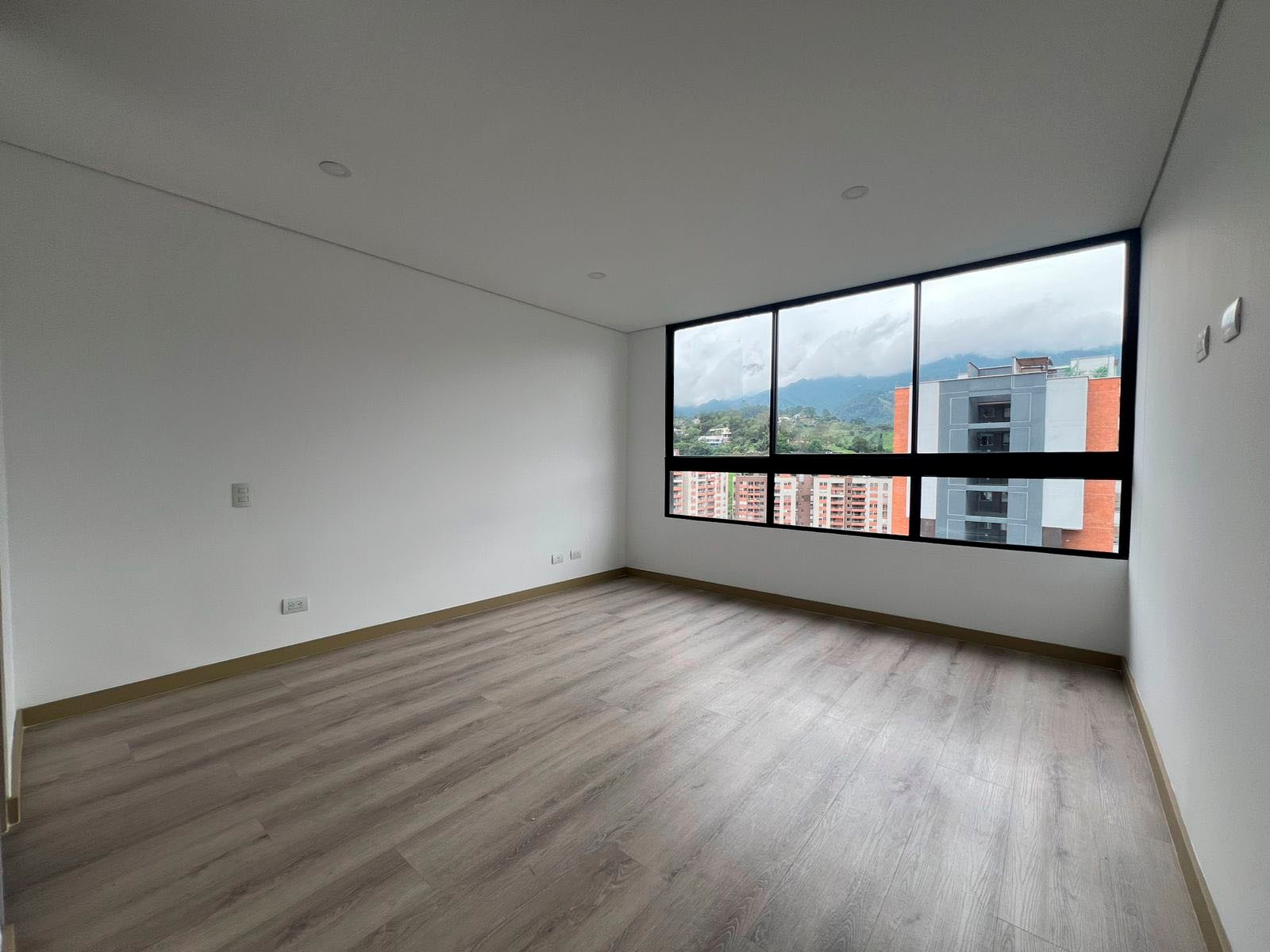 Apartamento en arriendo en La Pradera, Envigado · foto 15 de 19