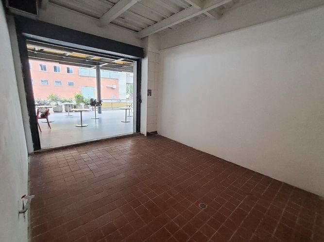 Local en arriendo en La Candelaria, Medellín, 18 m² · foto 5 de 14