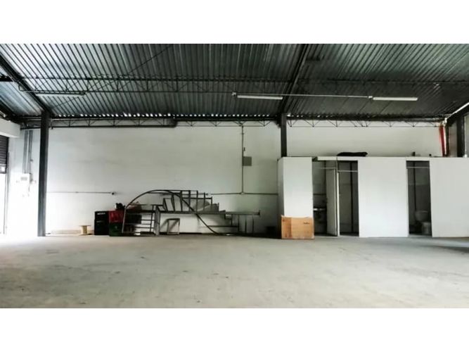 Bodega en arriendo en Las Palmas, Medellín, 460 m² · foto 4 de 9