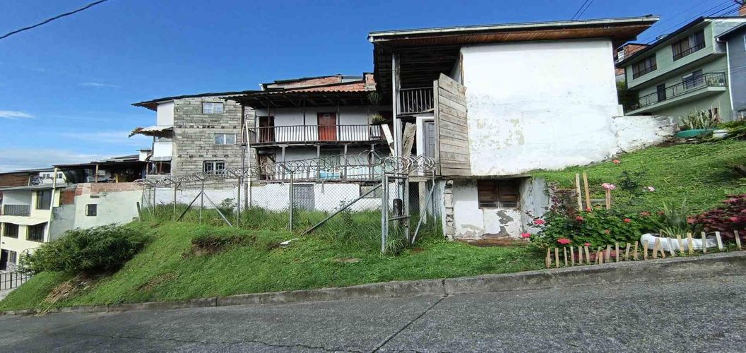 Lote en venta en El Campin, Manizales · foto 2 de 14